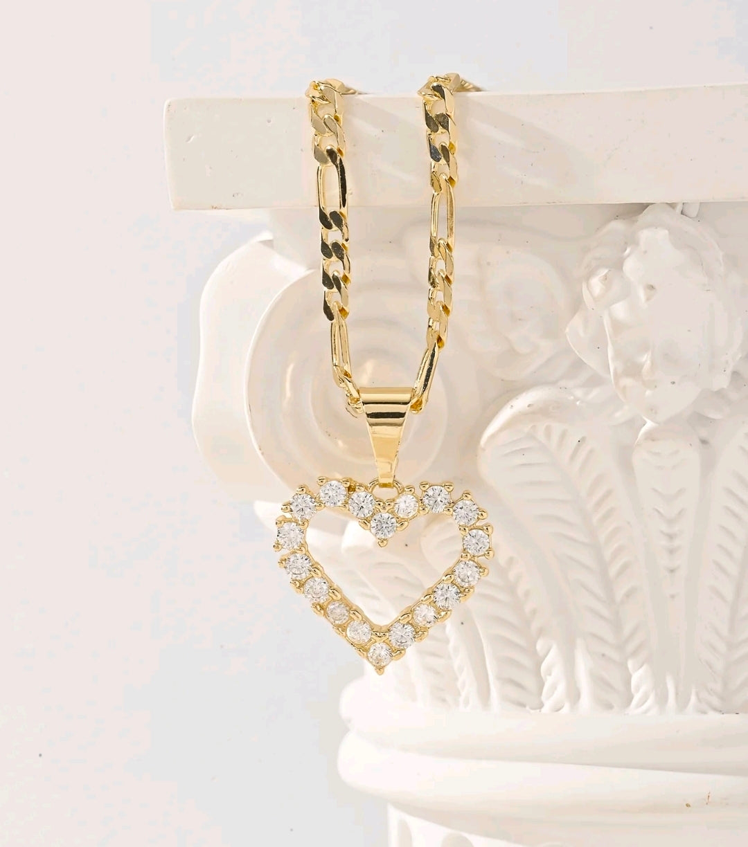 Collar con dije de corazón hueco de circonia bañado en oro de 14k, collar de amor en forma de corazón, joyería brillante de boda, uso diario, regalo de San Valentín y Navidad", cumpleaños y cualquier ocasion.