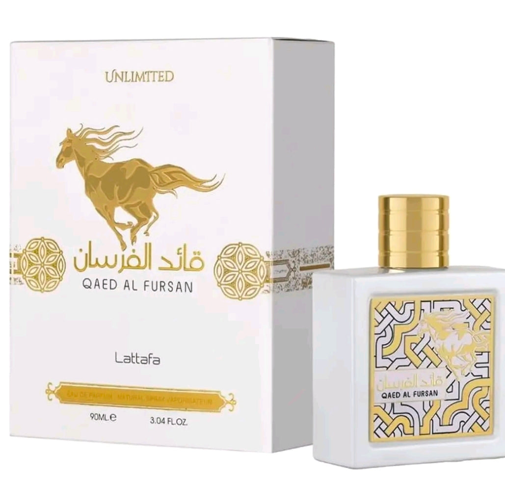 Qaed Al Fursan Unlimited es una fragancia radiante, cremosa y profundamente adictiva. Considerada una obra maestra unisex de la perfumería árabe, este perfume evoca la frescura de una playa exótica combinada con una dulzura lujosa y limpia.