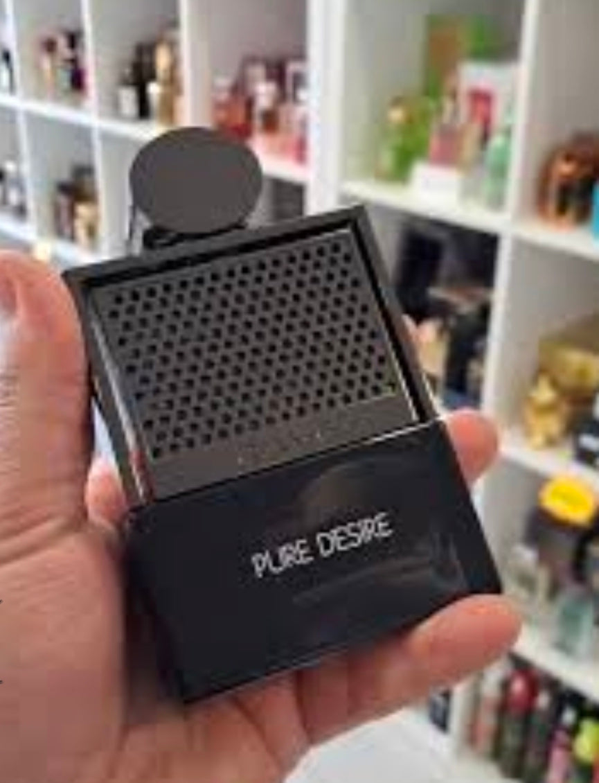 Intense Man Pure Desire de Rave (Lattafa Perfumes)Madera de abedul con un toque sutil ahumado, pachulí y suaves notas florales de jazmín y rosa. ¿Por qué se vende tan rápido?Duración brutal: Al ser Eau de Parfum, se queda en la piel de 6 a 8 horas🥰✨️