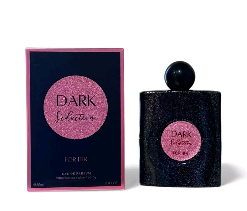 Dark Seduction For Her, un Eau de Parfum de 80 ml (2.7 FL.OZ.)Es un aroma misterioso, sensual e indulgente, ideal para quienes disfrutan de los perfumes gourmand con un toque vibrante y profundo. Inspiración