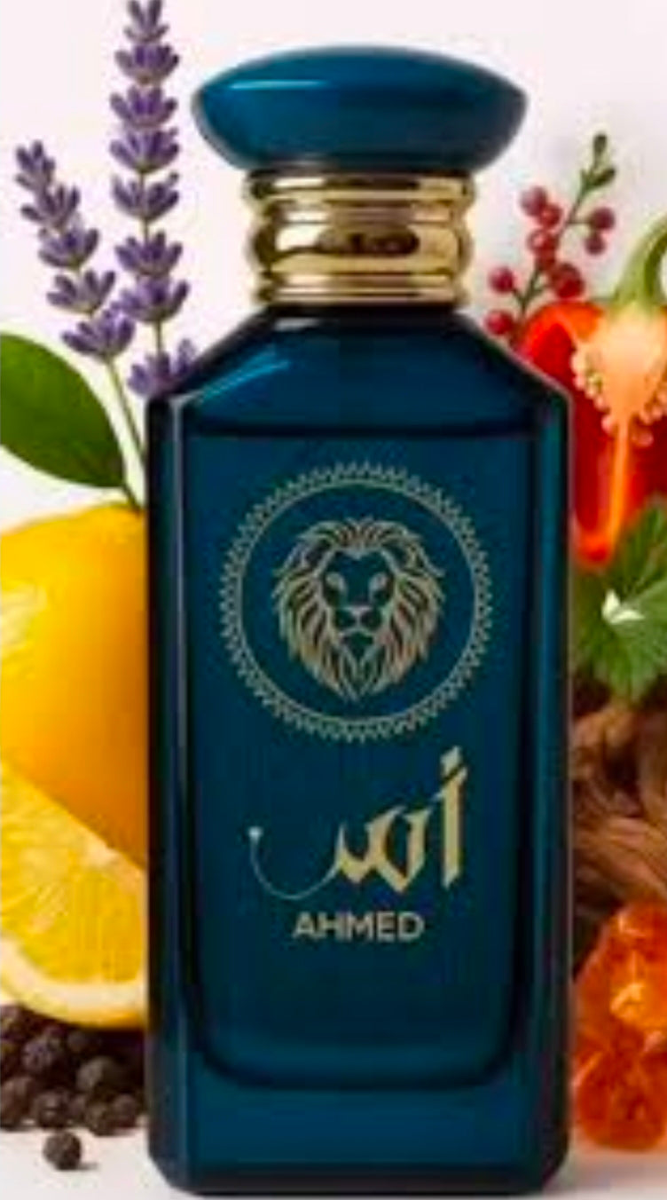 Descubre el poder y la sofisticación del Oriente con Ahmed de Kunooz. Una fragancia masculina imponente, diseñada para el hombre moderno que busca proyectar seguridad, distinción y una frescura limpia pero profundamente atractiva. 💙