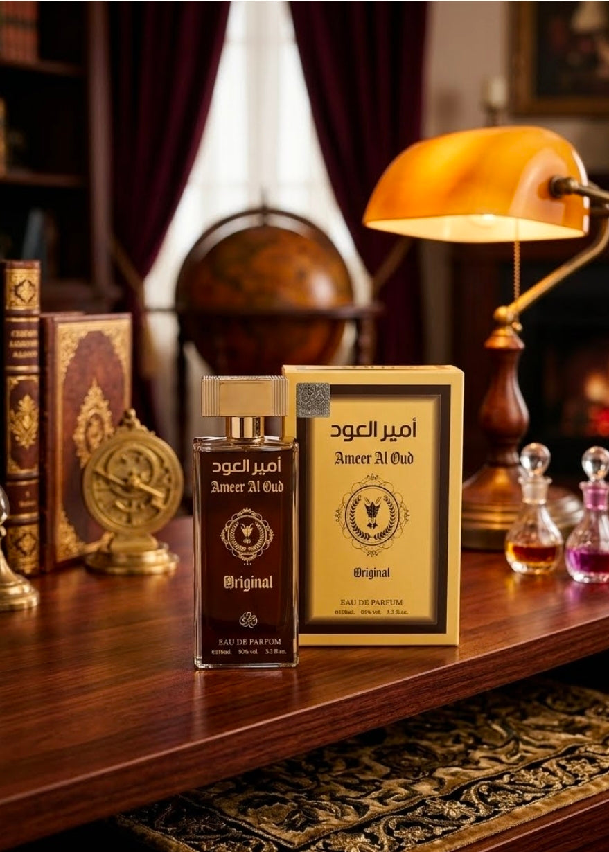 Huele a una mezcla rica de madera ahumada, oud elegante y azúcar quemada con vainilla. Es un aroma denso, dulce y misterioso que proyecta opulencia, diseñado específicamente para destacar en la noche. Inspiración.