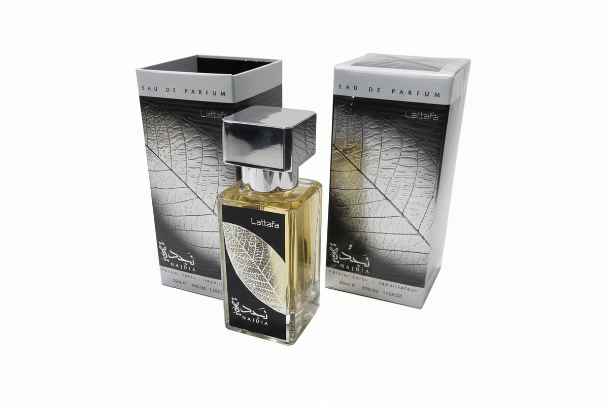 Najdia de Lattafa, una de las fragancias árabes más famosas y vendidas del mercado. La versión de tu foto es la presentación de 30 ml (tamaño de viaje),Es un aroma fresco, limpio, un poco dulce y sumamente adictivo.  Para hombres
