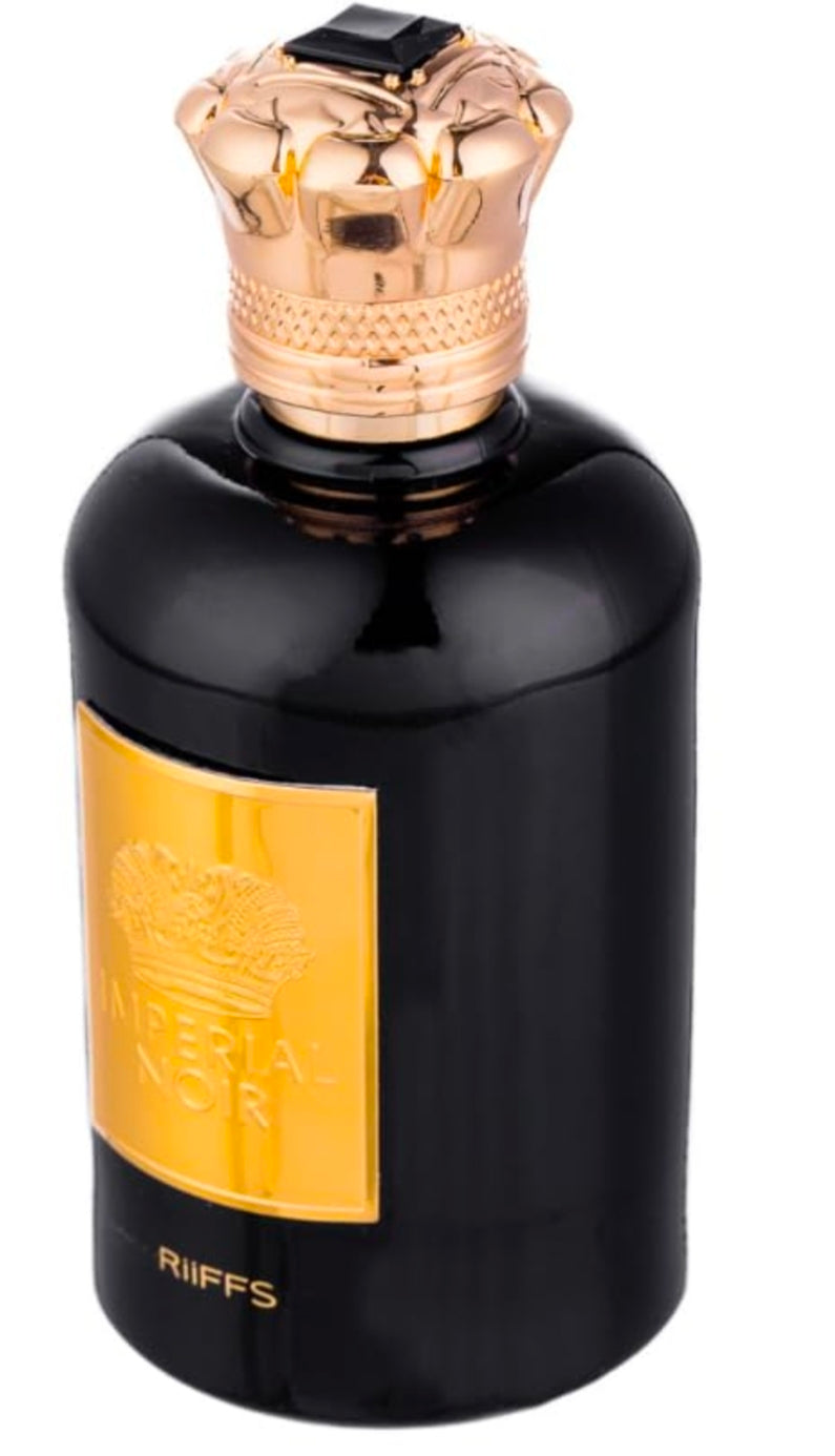 Imperial Noir de Riiffs (Eau de Parfum de 100 ml) Buscas un aroma que imponga presencia y deje una huella imborrable? RiiFFS Imperial Noir es una fragancia audaz y sofisticada creada para quienes caminan con confianza. Para hombre