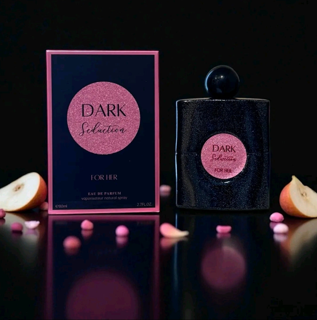 Dark Seduction For Her, un Eau de Parfum de 80 ml (2.7 FL.OZ.)Es un aroma misterioso, sensual e indulgente, ideal para quienes disfrutan de los perfumes gourmand con un toque vibrante y profundo. Inspiración