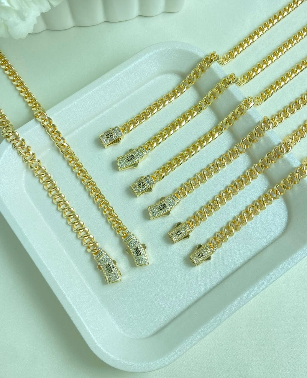 Pulseras con baño de oro... 💖 pide la tuya antes que se agote✨️🤍$990