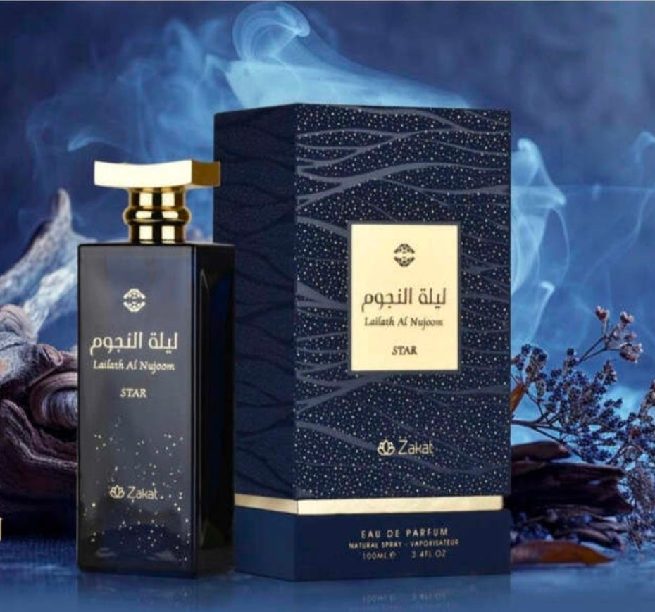 Lailath Al Nujoom Star de la casa Zakat (Zoghbi Parfums) es una fragancia árabe unisex de concentración.Su aroma equilibra toques afrutados refrescantes, especias exóticas y una base cálida, dulce e intensa.