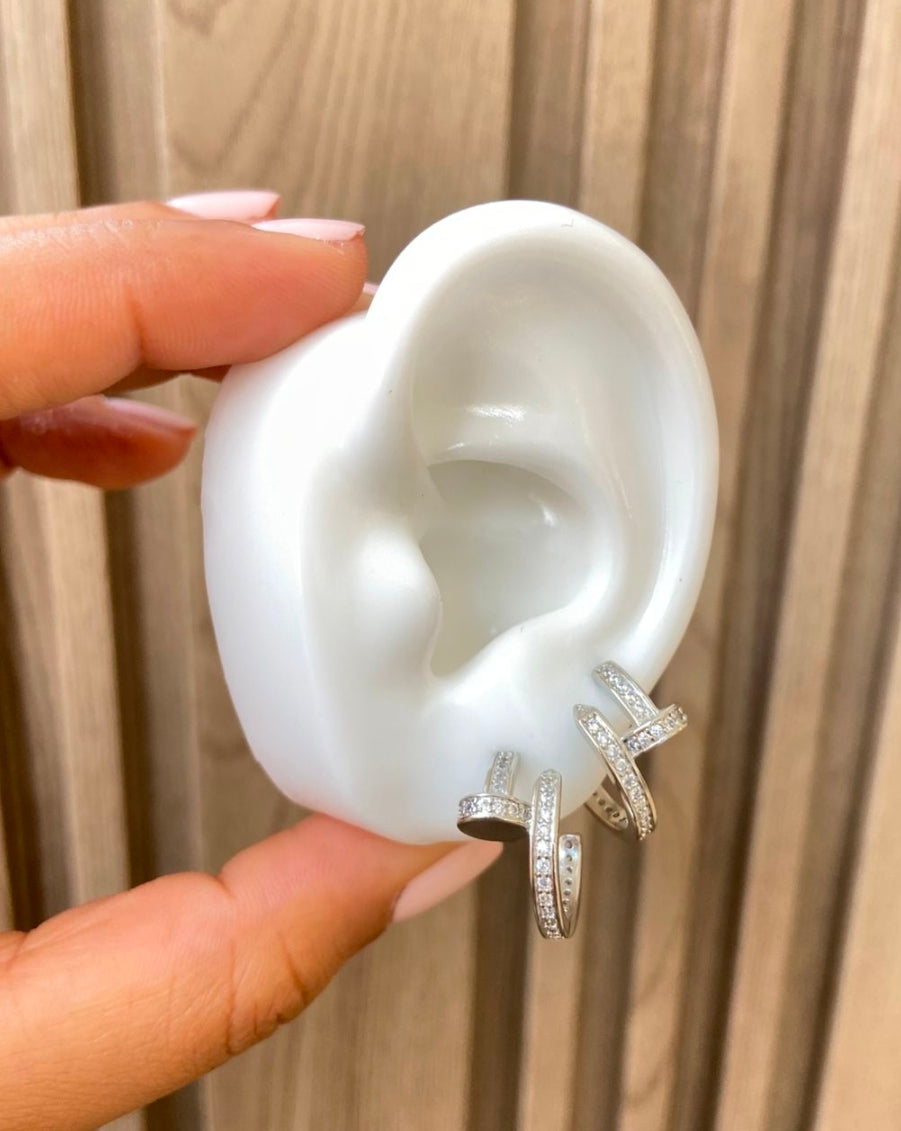 Argollas platiadas variadas muy bonitas $95 pesos cada unas debe escribir para decir cual vas a comprar.