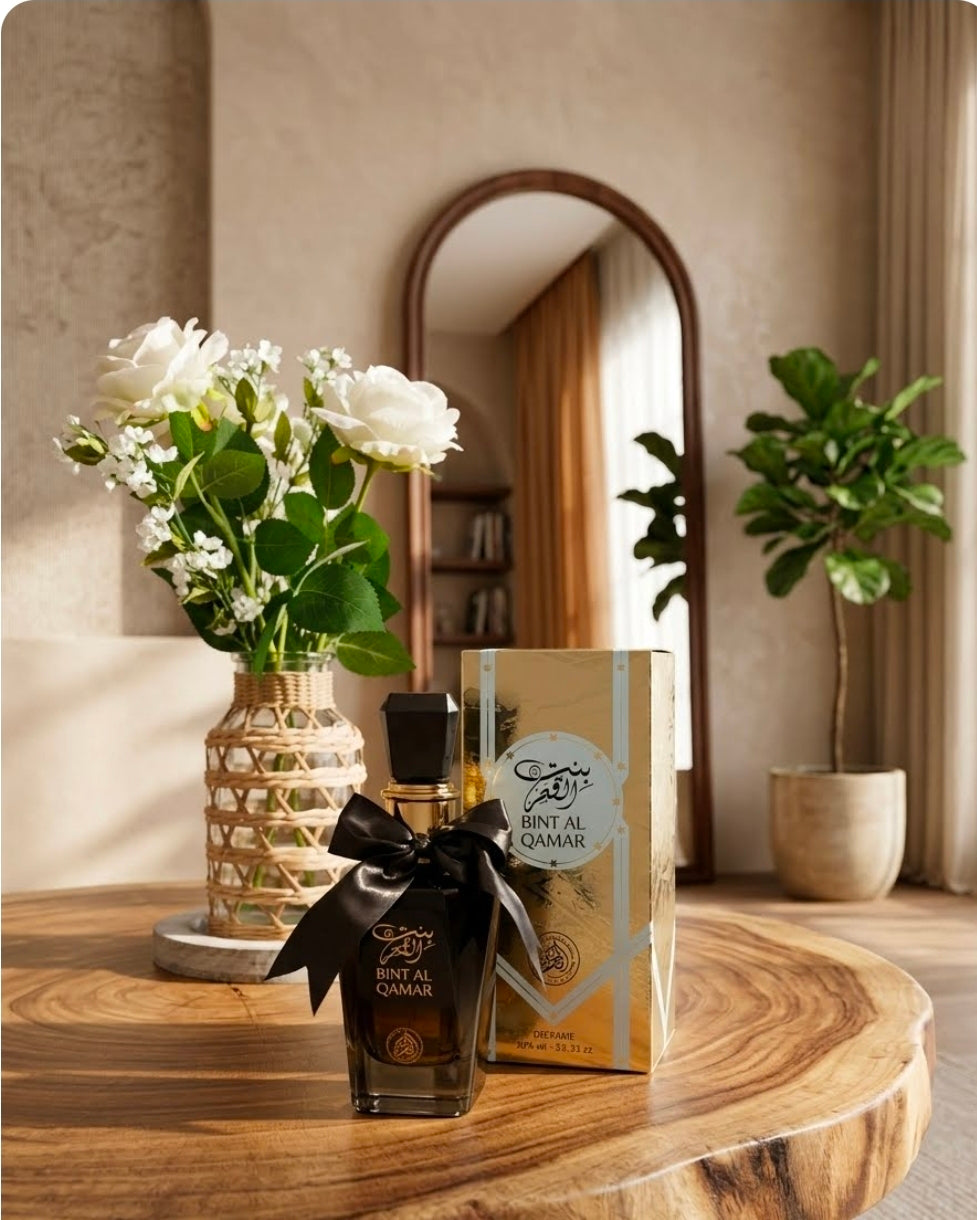 El perfume Bint Al Qamar es una fragancia unisex.En la perfumería árabe es muy común que las fragancias no tengan un género, ya que se enfocan en la riqueza de las maderas, las especias y las notas dulces que se adaptan bien a cualquier piel. Inspiración