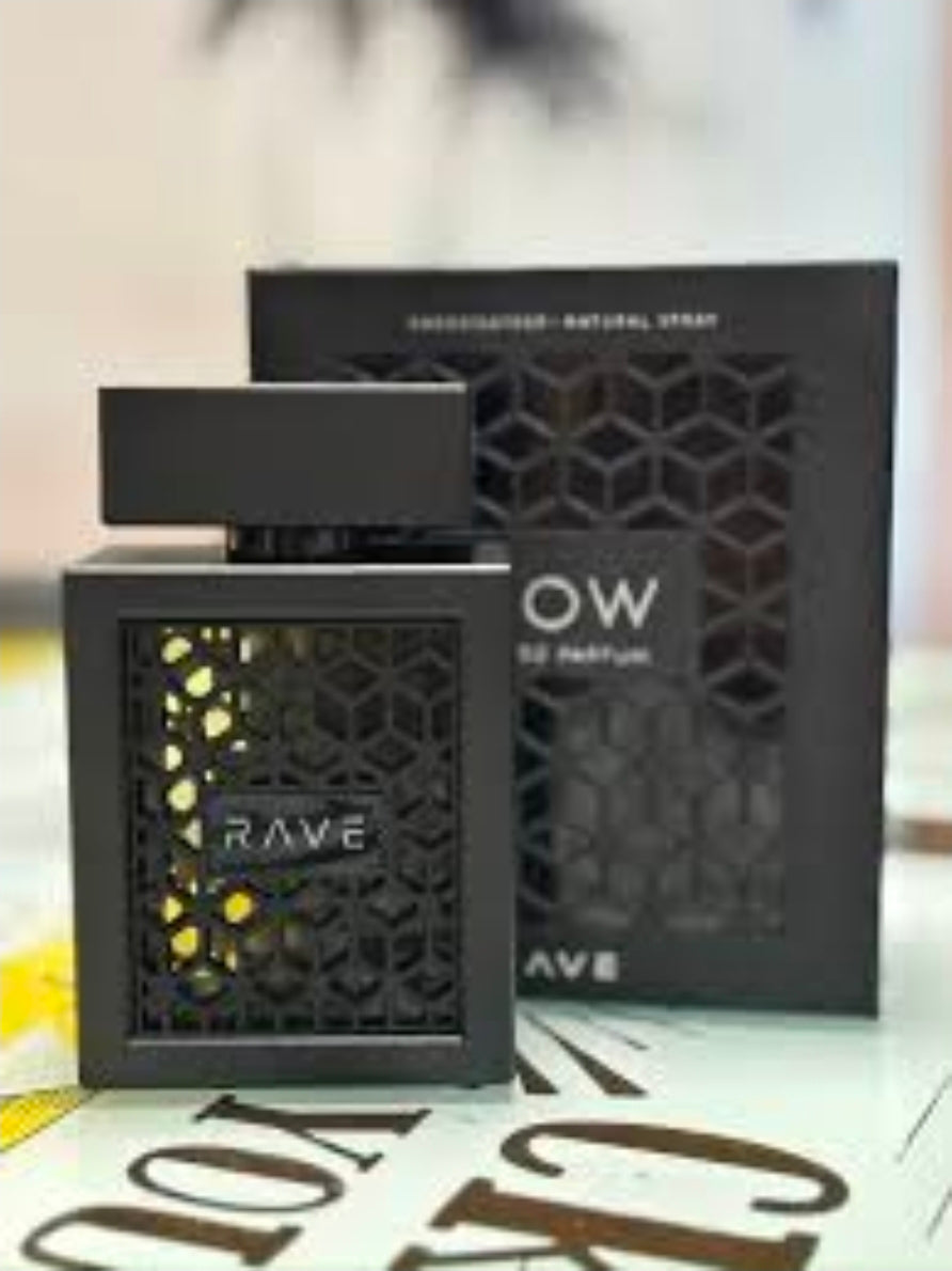 Rave Now Black de Lattafa, una fragancia de la familia olfativa Amaderada Aromática. Su aroma es sumamente popular debido a que ofrece una explosión frutal, fresca y ahumada, muy similar al estilo del reconocido perfume Creed Aventus.100% Original.