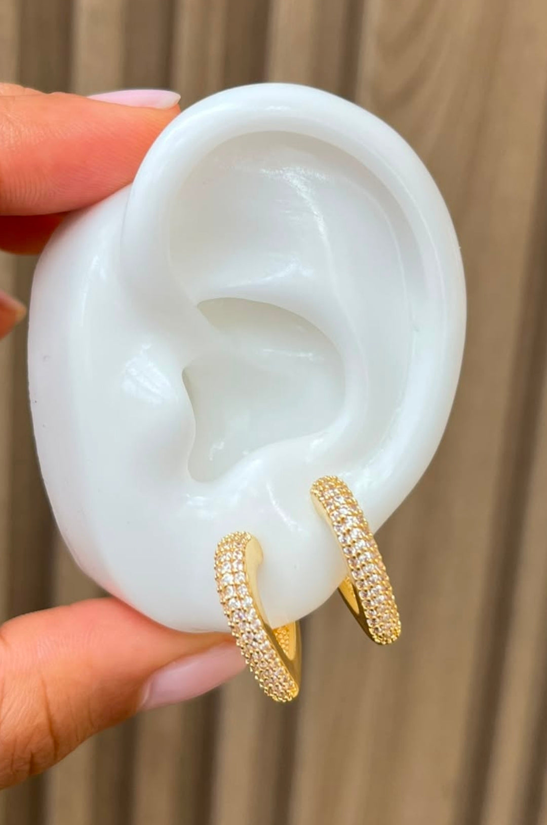 Argollas pequeñas con baño de oro. $290 cada una