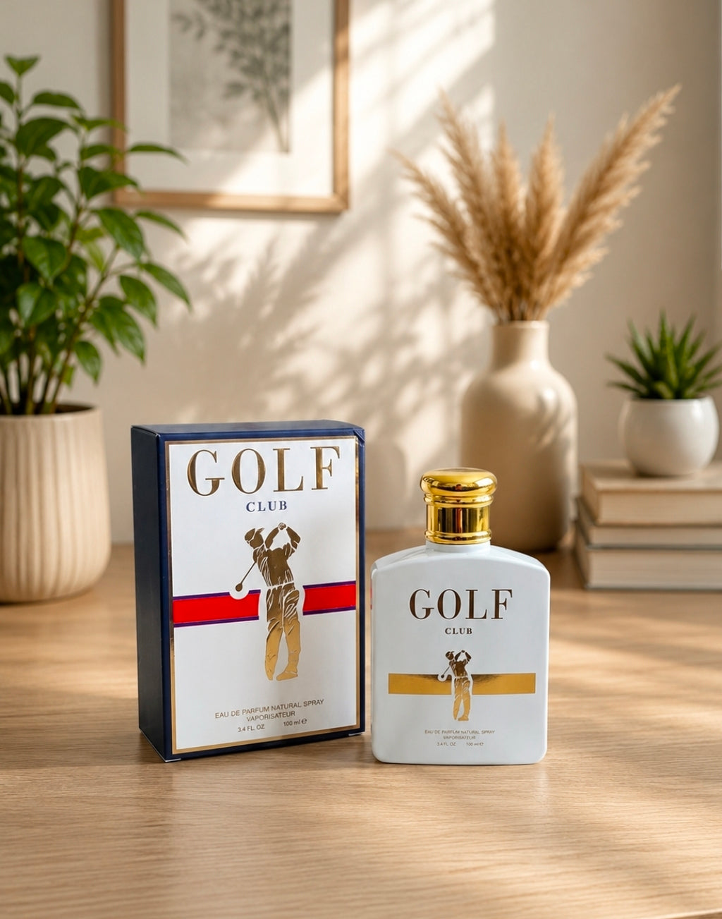 Golf Club Eau de Parfum de 100 ml.Es una fragancia de carácter limpio, deportivo y fresco. Notas cítricas brillantes y manzana verde, evolucionando hacia un corazón aromático y herbal con un fondo predominantemente amaderado y almizclado. Inspiración.