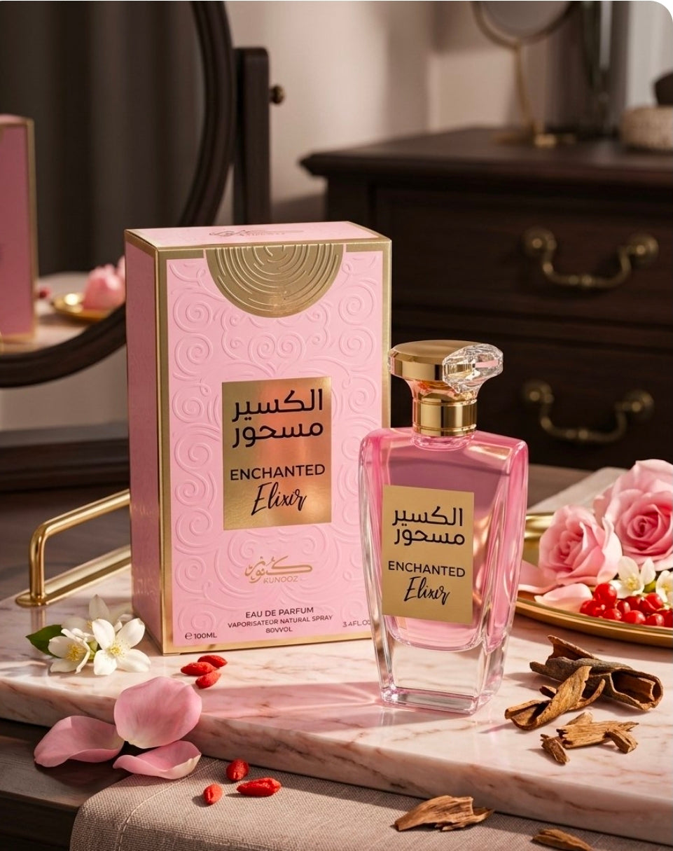 Enchanted Elixir de Kunooz es una fragancia femenina de la familia olfativa Floral Chypriote,. Se caracteriza por ser un perfume fresco, sofisticado y versátil, ideal para el uso diario o eventos casuales. 100% Original arabe.