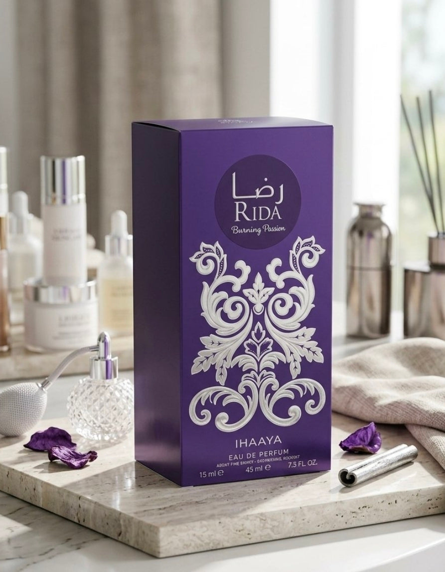 Rida Blooming Purple de Inaaya es una fragancia de la familia olfativa Floral Frutal Gourmand que evoca una sensación de pura satisfacción, elegancia y encanto magnético. Diseñado para quienes buscan un aroma sofisticado pero con un toque jugoso.💜✨️