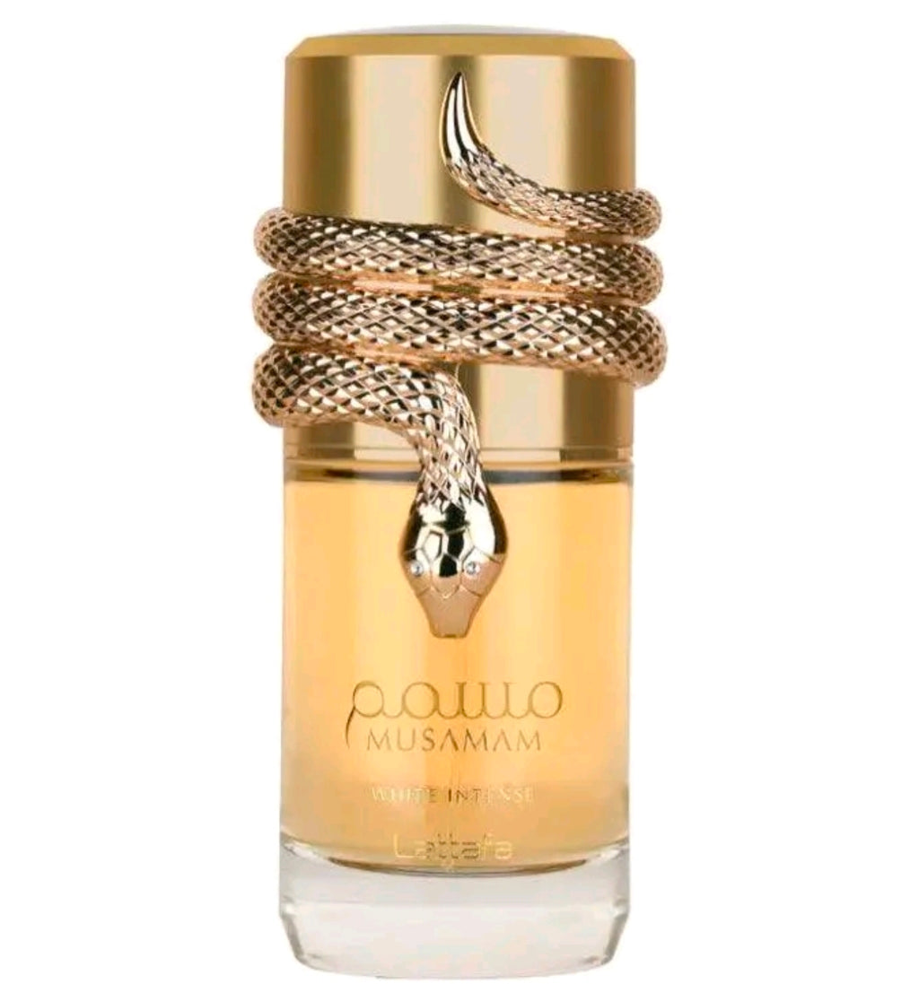 Musamam White Intense, otra creación muy destacada y lujosa de la casa Lattafa Perfumes. A diferencia del aroma a postre de Eclaire, este destaca por tener una composición cítrica, cremosa, tropical y amaderada.100% Original.