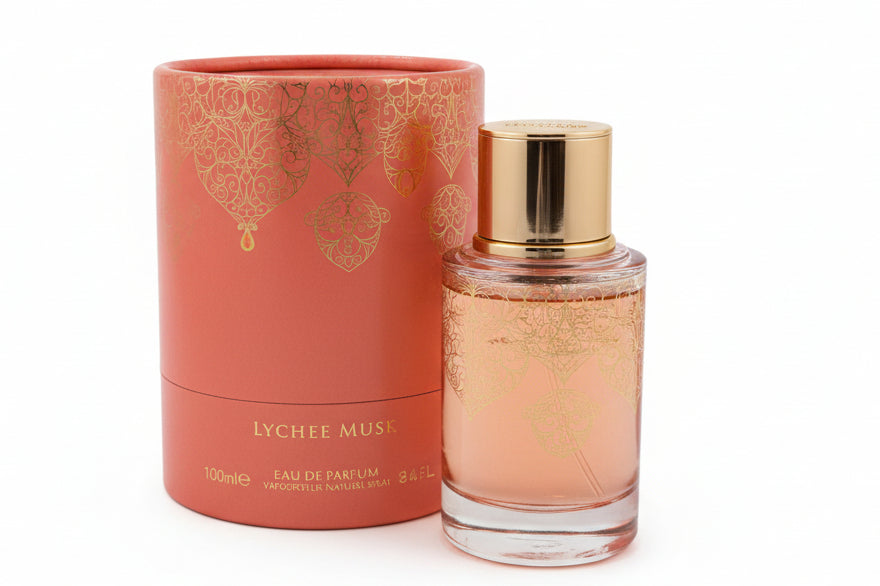 Lychee Musk de la línea Arabiyat Prestige (una colección de la casa de Dubái ♥️. Es una fragancia unisex muy popular por su aroma dulce, tropical y avainillado, ideal para quienes disfrutan de los perfumes de estilo árabe con notas frutales y almizcladas.