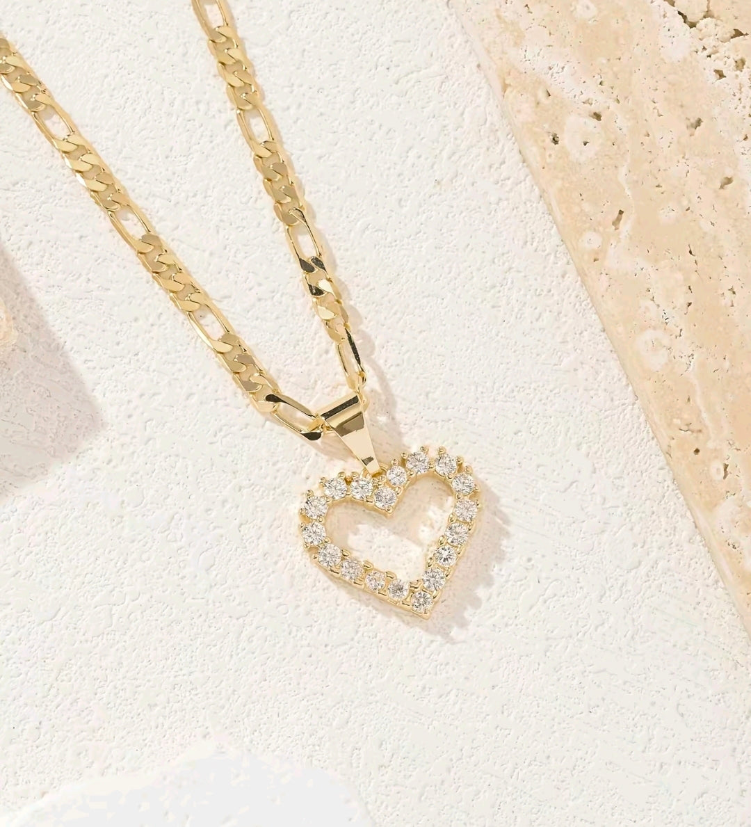 Collar con dije de corazón hueco de circonia bañado en oro de 14k, collar de amor en forma de corazón, joyería brillante de boda, uso diario, regalo de San Valentín y Navidad", cumpleaños y cualquier ocasion.