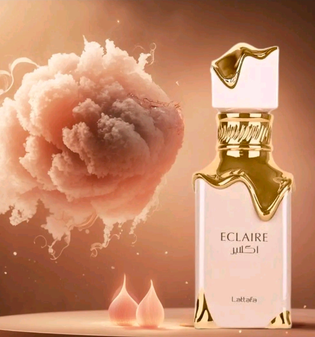 Eclaire de la prestigiosa marca de perfumería árabe Lattafa Perfumes. Es una fragancia de la familia olfativa Floral Frutal Gourmand sumamente popular por su perfil aromático dulce, cremoso y achocolatado.100% Original.