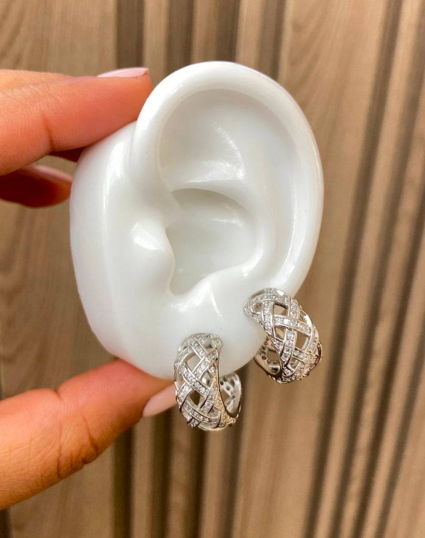 Argollas platiadas variadas muy bonitas $95 pesos cada unas debe escribir para decir cual vas a comprar.