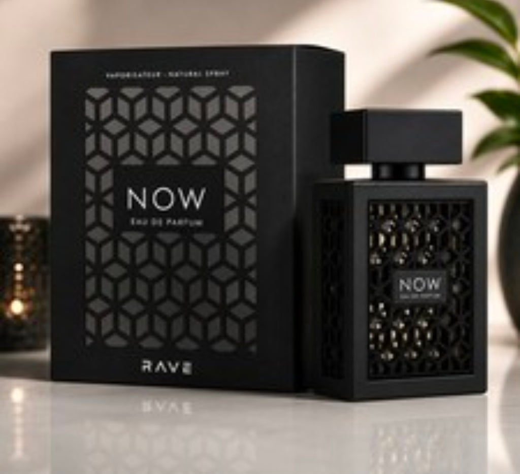 Rave Now Black de Lattafa, una fragancia de la familia olfativa Amaderada Aromática. Su aroma es sumamente popular debido a que ofrece una explosión frutal, fresca y ahumada, muy similar al estilo del reconocido perfume Creed Aventus.100% Original.