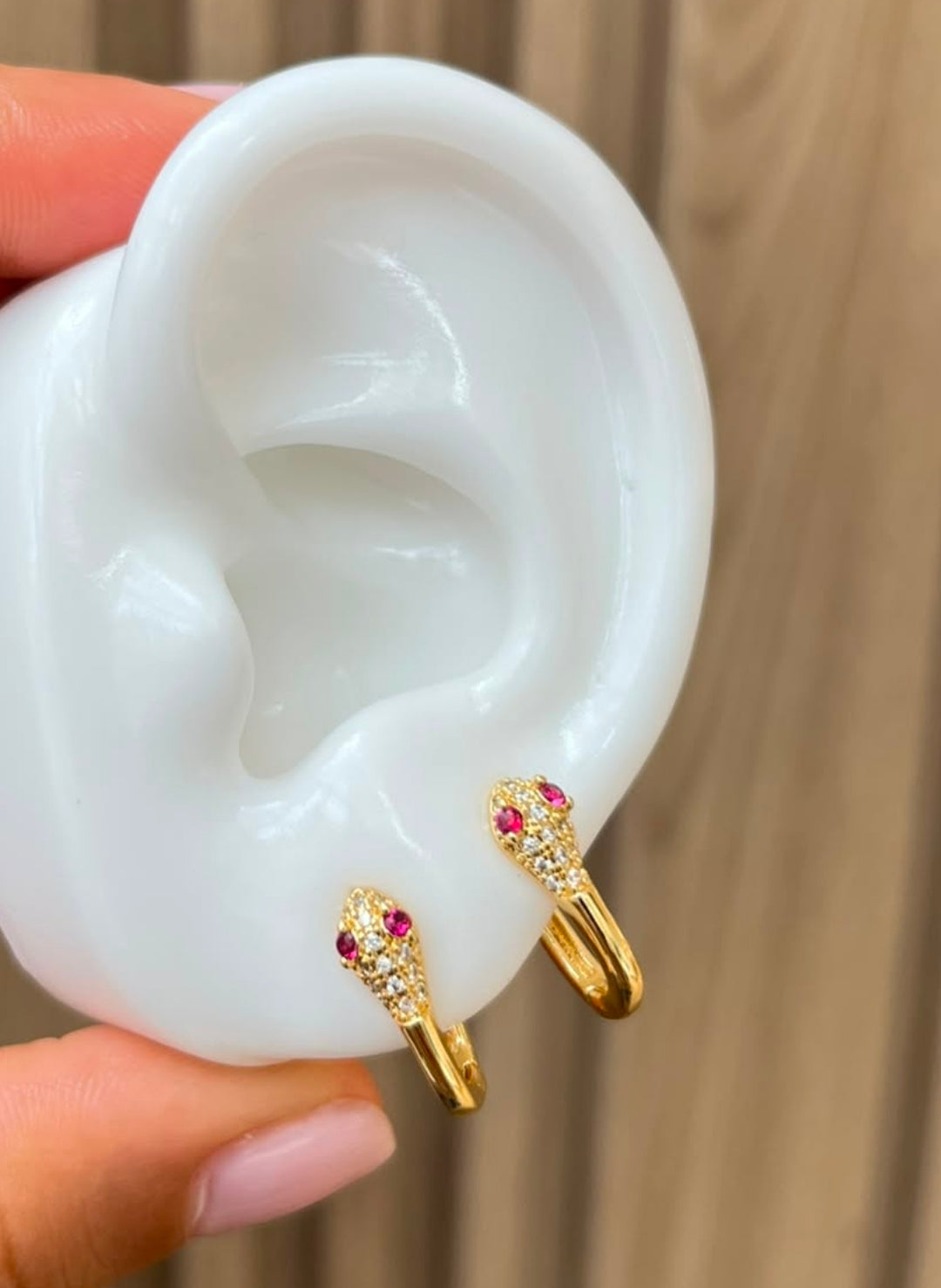 Argollas pequeñas con baño de oro. $290 cada una