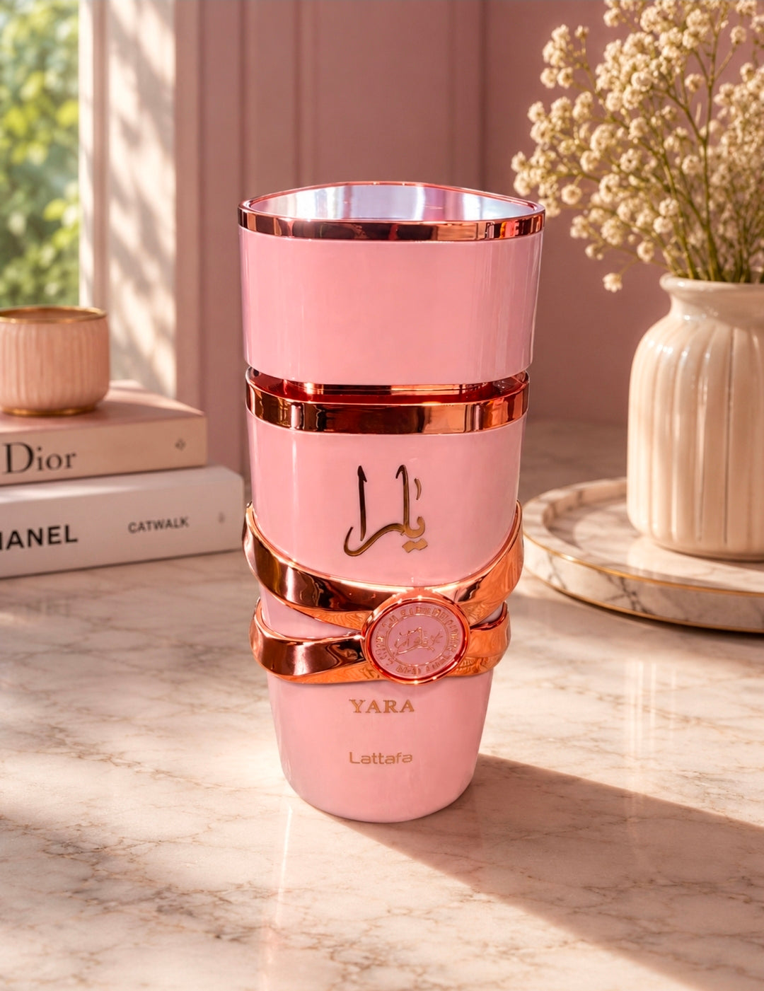 Yara Elixir de Lattafa, una fragancia de la familia olfativa Oriental Vainilla lanzada en 2025 que se caracteriza por ser intensamente dulce, cremosa y gourmand. Inspiración