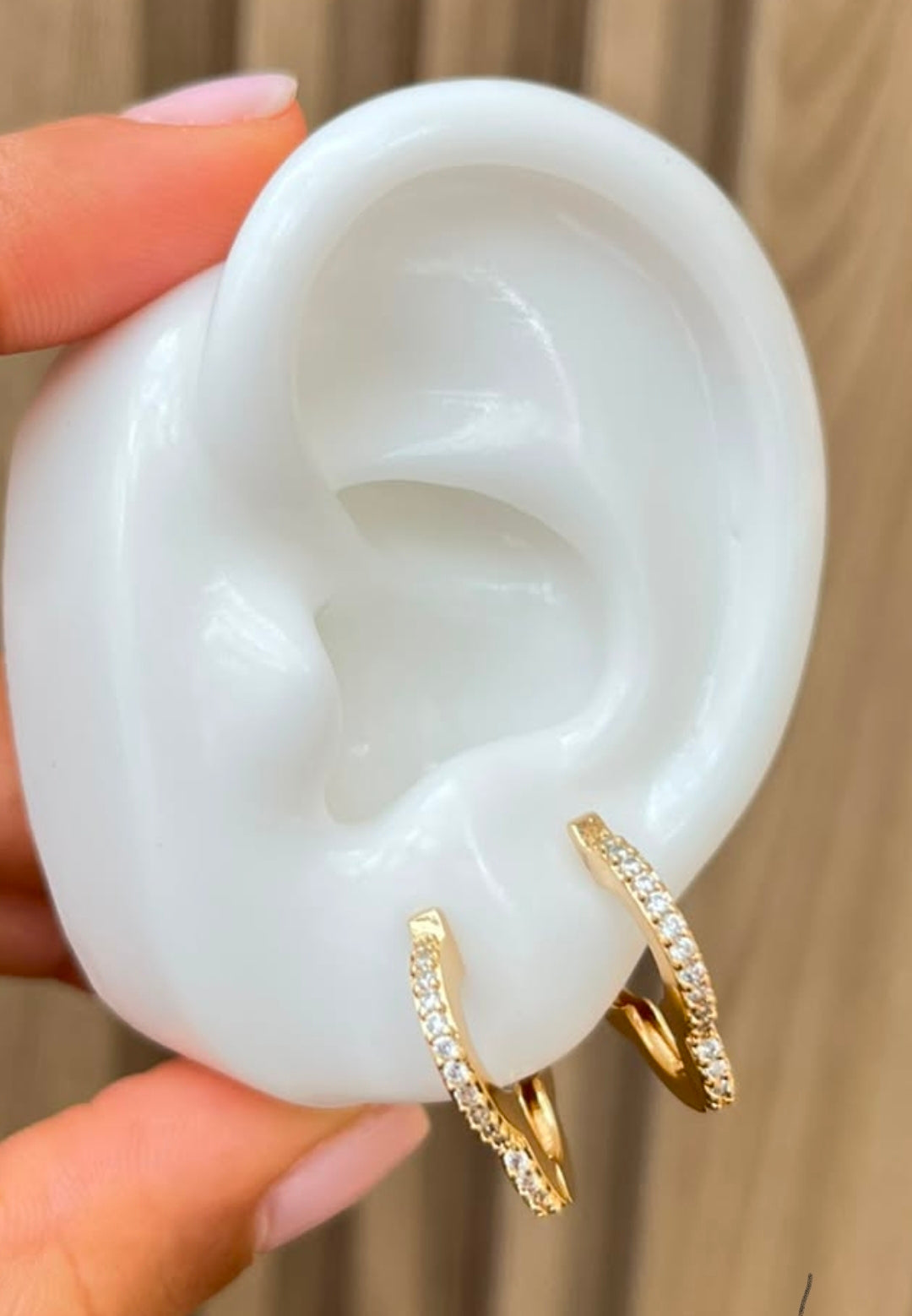 Argollas pequeñas con baño de oro. $290 cada una