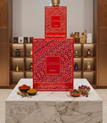 Abrar de Nusuk es una fragancia de la familia olfativa oriental, amaderada y floral. Tiene un carácter elegante, profundo y magnético, muy característico de la perfumería arabe.ser un Extrait de Parfum (extracto de perfume), tiene una excelente duración.