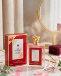 V.V. Love, específicamente el perfume Silent Longing (que es una inspiración directa del aroma de Ameerat Al Arab de Asdaaf), posee una familia olfativa oriental, cálida y especiada con acordes florales y dulces. Inspiración.